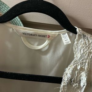 XSpot is size but it fits like regular medium to large